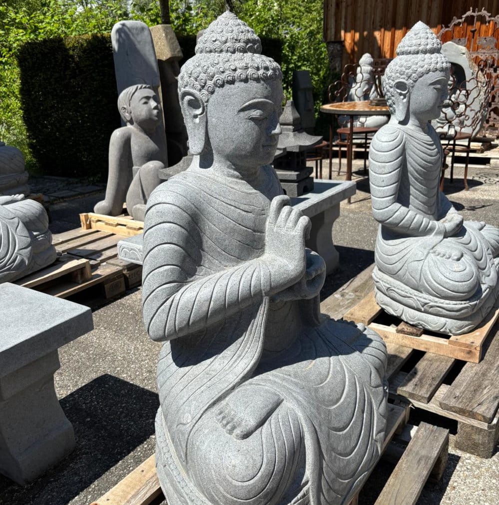 abhaya-buddha-100cm-seite-flussstein-weiliwohn