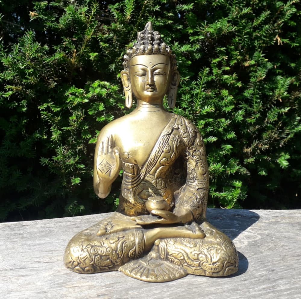 buddha gautama aus bronze mit der vitarka-mudra