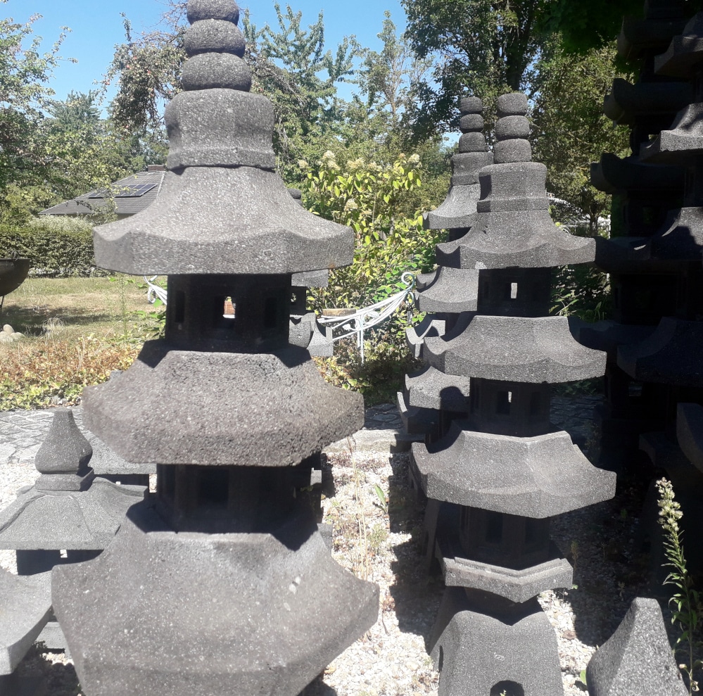 gartenpagode aus lavastein