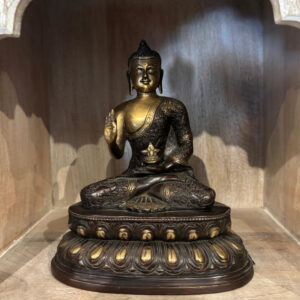 buddha aus bronze in der vitarka mudra